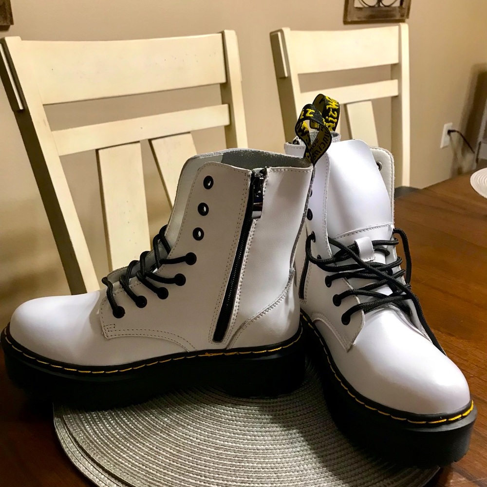 Women’s leather white boots